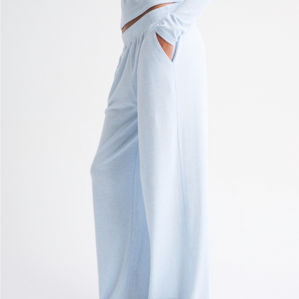 Abercrombie & Fitch Light Blue Lounge Top and Pants Set - Picture 3 of 5